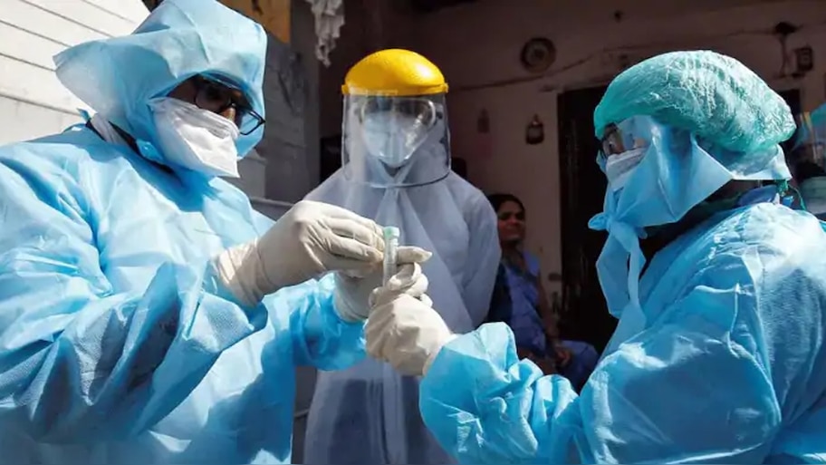 Coronavirus: फिर टूटा रिकॉर्ड, गुज़िश्ता 24 घंटो में सामने आए 12 हज़ार के करीब मामले
