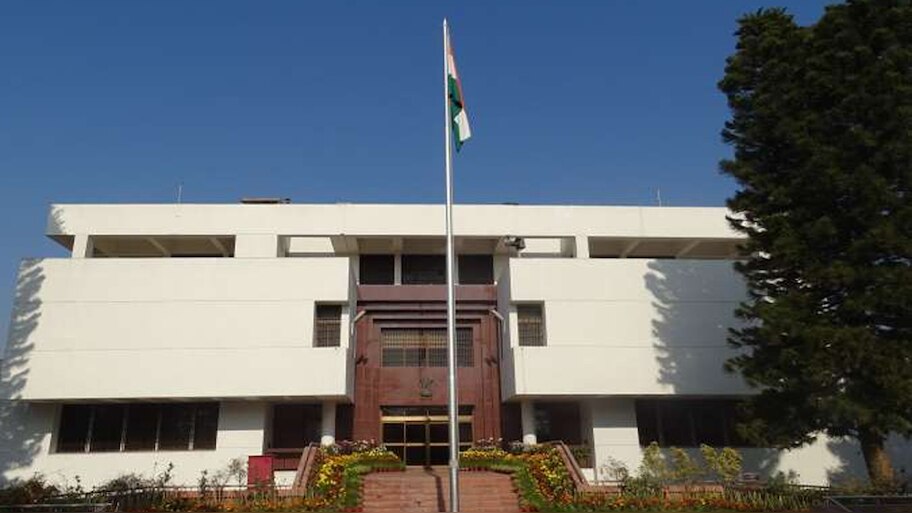 पाकिस्तान: इस्लामाबाद में हिंदुस्तानी हाई कमीशन के 2 अफसर लापता