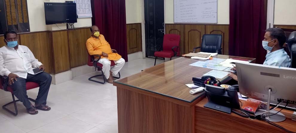 ସମସ୍ୟା ସମାଧାନ ପାଇଁ ଜିଲ୍ଲାପାଳଙ୍କ ସହ ବିଧାୟକ ବୈଠକ ସମସ୍ୟା ସମାଧାନ ପାଇଁ ଜିଲ୍ଲାପାଳଙ୍କ ସହ ବିଧାୟକ ବୈଠକ