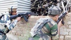 J&K: अवंतीपोरा में 1 आतंकी ढेर, सुरक्षाबलों का ऑपरेशन जारी