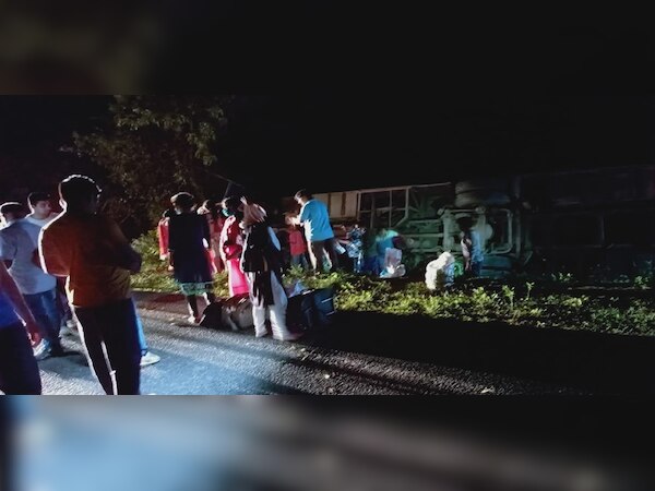 ଖ୍ରୀଷ୍ଟପୁରରେ ଓଲଟିଲା ନାଇଟ ଏକ୍ସପ୍ରେସ ବସ୍ 