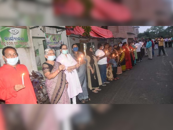 ଶହୀଦଙ୍କୁ ଶ୍ରଦ୍ଧାଞ୍ଜଳି ଦେଲେ ପୂର୍ବତନ ବିଧାୟକ, ସମ୍ବଲପୁର ବିଜେଡ଼ି