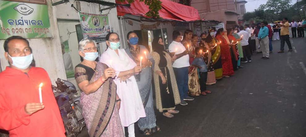 ଶହୀଦଙ୍କୁ ଶ୍ରଦ୍ଧାଞ୍ଜଳି ଦେଲେ ପୂର୍ବତନ ବିଧାୟକ, ସମ୍ବଲପୁର ବିଜେଡ଼ି ଶହୀଦଙ୍କୁ ଶ୍ରଦ୍ଧାଞ୍ଜଳି ଦେଲେ ପୂର୍ବତନ ବିଧାୟକ, ସମ୍ବଲପୁର ବିଜେଡ଼ି