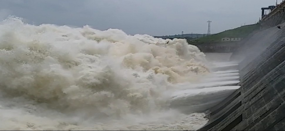 ଏଥର ମାସକୁ ପୂର୍ବରୁ ନିଷ୍କାସିତ ହୋଇପାରେ ହୀରାକୁଦର ପ୍ରଥମ ବନ୍ୟାଜଳ ଏଥର ମାସକୁ ପୂର୍ବରୁ ନିଷ୍କାସିତ ହୋଇପାରେ ହୀରାକୁଦର ପ୍ରଥମ ବନ୍ୟାଜଳ