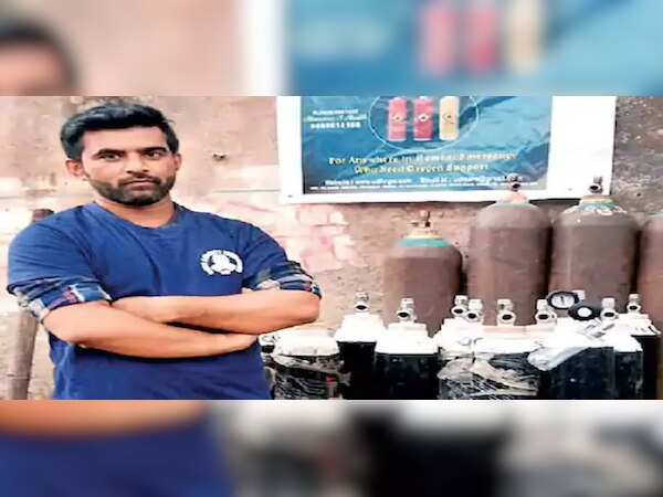 କୋରୋନା ରୋଗୀଙ୍କ ସାହାଯ୍ୟ ପାଇଁ ବିକି ଦେଲେ ନିଜ SUV କାର, ୨୫୦ ପରିବାର ପାଇଁ କିଣିଲେ ଅକ୍ସିଜେନ ସିଲିଣ୍ଡର