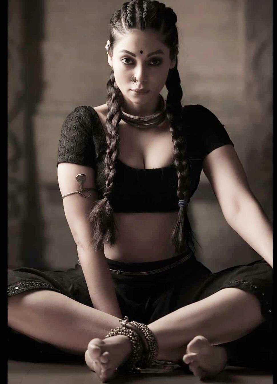 अपनी मदद खुद करती हैं अनंग्शा Anangsha Biswas