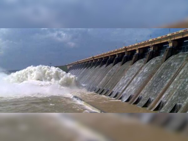 ହୀରାକୁଦ ଛାଡ଼ିଲା ପ୍ରଥମ ବନ୍ୟାଜଳ, ୫ଟି ଗେଟ ଦେଇ ହେଉଛି ନିଷ୍କାସନ