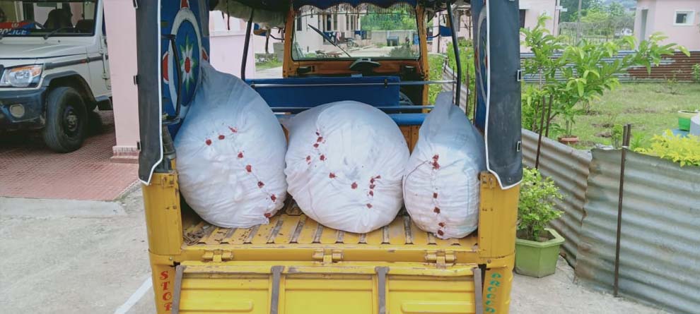 ଦୁଇଟି ଅଟୋ ସହ ୧୫୭ କେଜି ଗଞ୍ଜେଇ ଜବତ, ବାପାପୁଅ ଗିରଫ ଦୁଇଟି ଅଟୋ ସହ ୧୫୭ କେଜି ଗଞ୍ଜେଇ ଜବତ, ବାପାପୁଅ ଗିରଫ