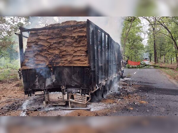 ରାସ୍ତା ନିର୍ମାଣକୁ ବିରୋଧ କରି ଗାଡି ଜାଳିଦେଲେ ମାଓବାଦୀ 