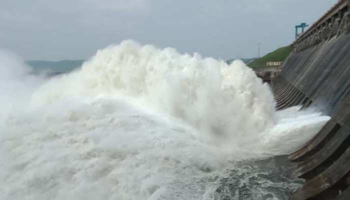 ଖୋଲିଲା ଆଉ ୩ ଗେଟ, ମୋଟ ୧୫ଟି ଗେଟ ଦେଇ ଜଳ ନିଷ୍କାସନ ଖୋଲିଲା ଆଉ ୩ ଗେଟ, ମୋଟ ୧୫ଟି ଗେଟ ଦେଇ ଜଳ ନିଷ୍କାସନ