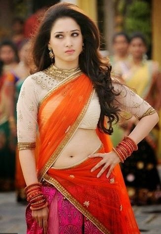 चांद सा रोशन चेहरा tamanna bhatia sizzling look in saree