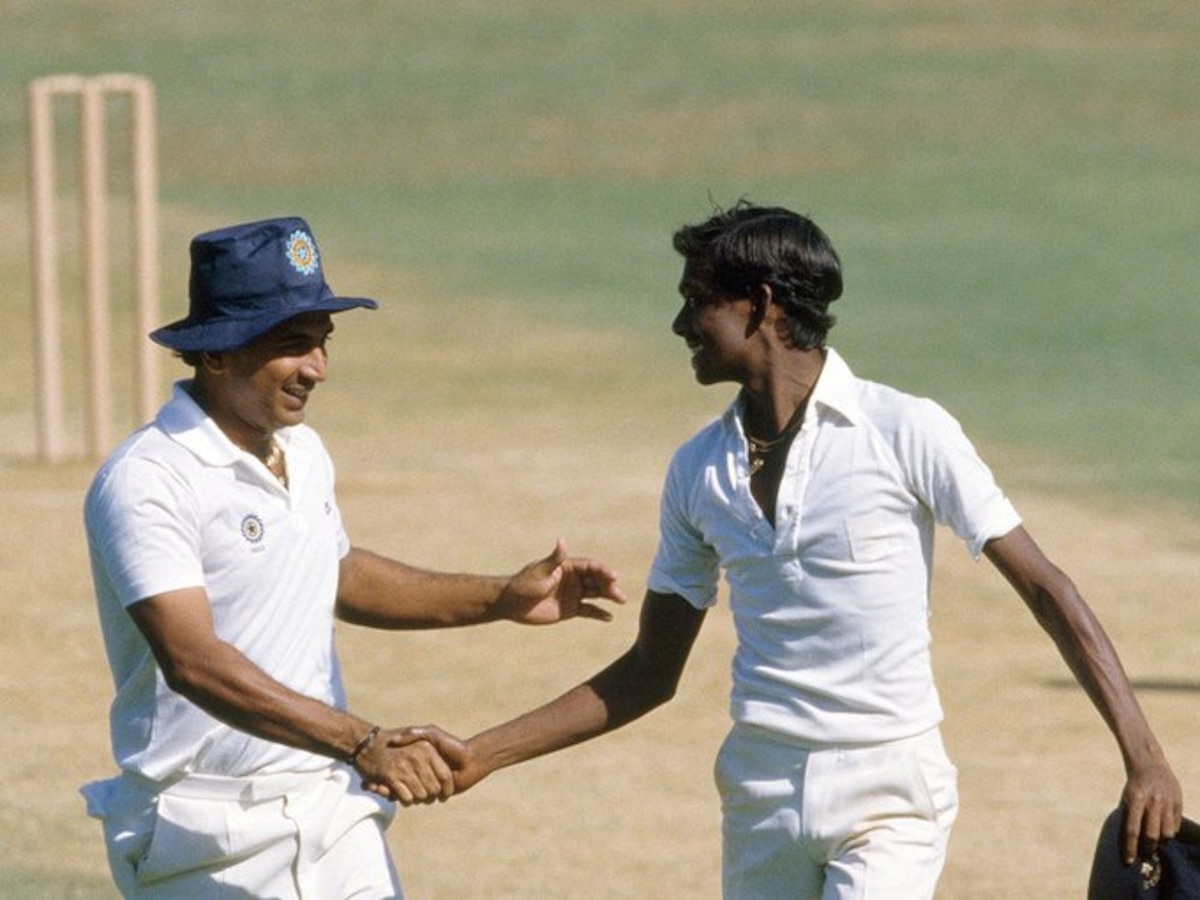 एक मैच के दौरान भारतीय क्रिकेटर सुनील गावस्कर और एल. शिवरामाकृष्णन.