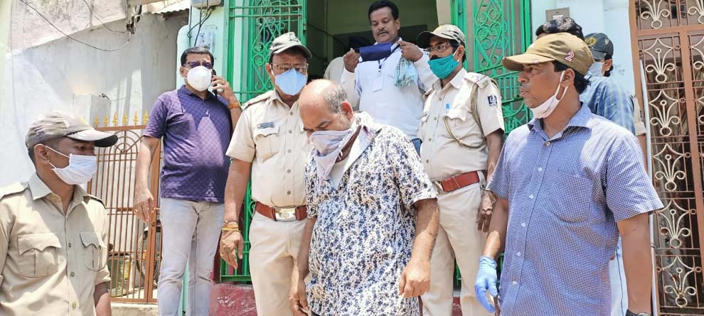 ବ୍ଲାକ ସିଗାରେଟର କଳାବଜାରୀ, ଗଞ୍ଜେଇ ଚାଲାଣର ନୂଆ ମାଧ୍ୟମ ବ୍ଲାକ ସିଗାରେଟର କଳାବଜାରୀ, ଗଞ୍ଜେଇ ଚାଲାଣର ନୂଆ ମାଧ୍ୟମ