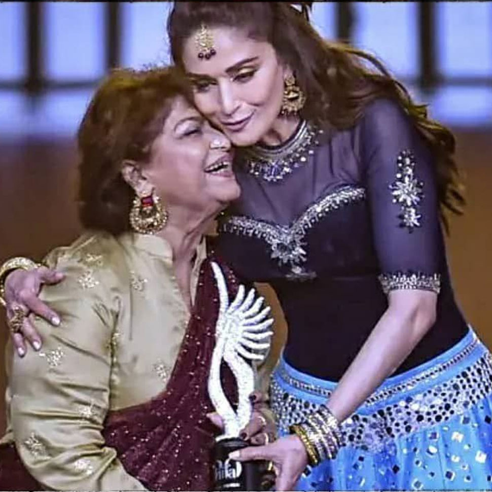कोविड नेगेटिव Mother-daughter love was between Madhuri Dixit and Saroj Khan, these photos are proof