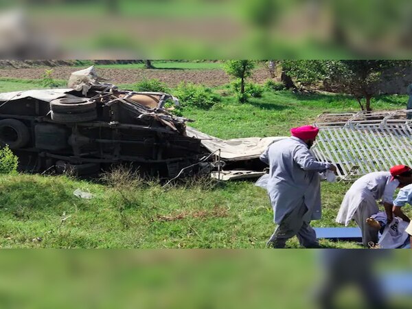 ପାକିସ୍ତାନରେ ଟ୍ରେନ-ବସ୍ ମୁହାଁମୁହିଁ ଧକ୍କା, ୧୯ ଶିଖ୍ ତୀର୍ଥଯାତ୍ରୀଙ୍କ ମୃତ୍ୟୁ