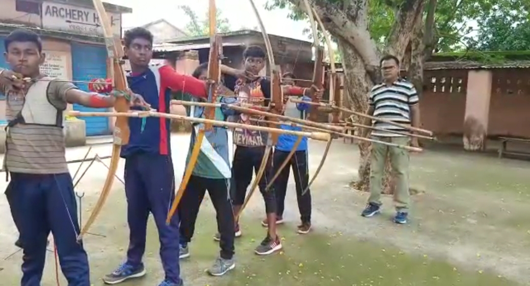 ପେସାରେ ଜଗୁଆଳୀ, ନିଶାରେ ତାଙ୍କର ତୀରନ୍ଦାଜୀ ଶିକ୍ଷା ପେସାରେ ଜଗୁଆଳୀ, ନିଶାରେ ତାଙ୍କର ତୀରନ୍ଦାଜୀ ଶିକ୍ଷା