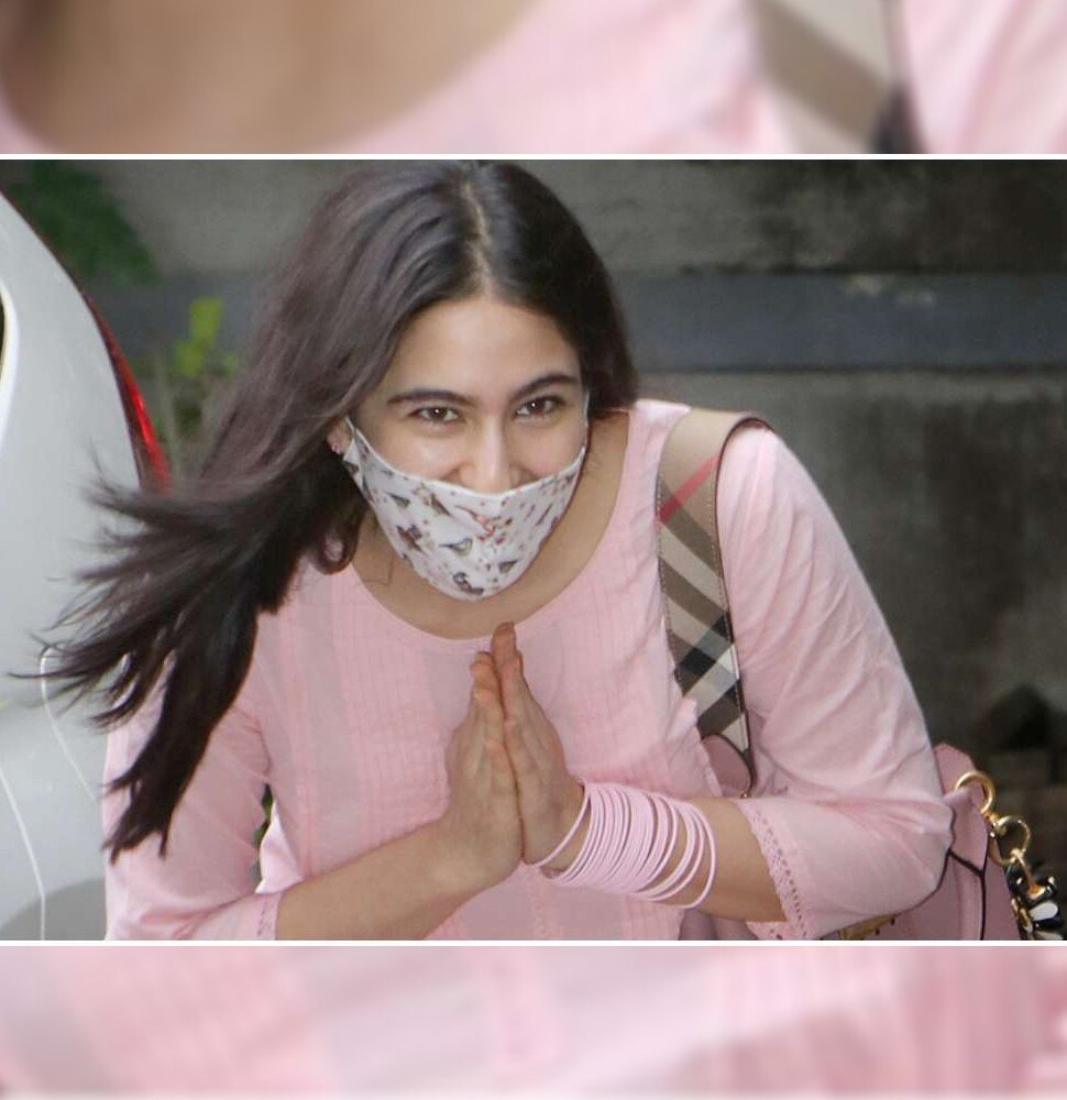 झुक कर नमस्ते करती नजर आईं सारा Sara looks pretty