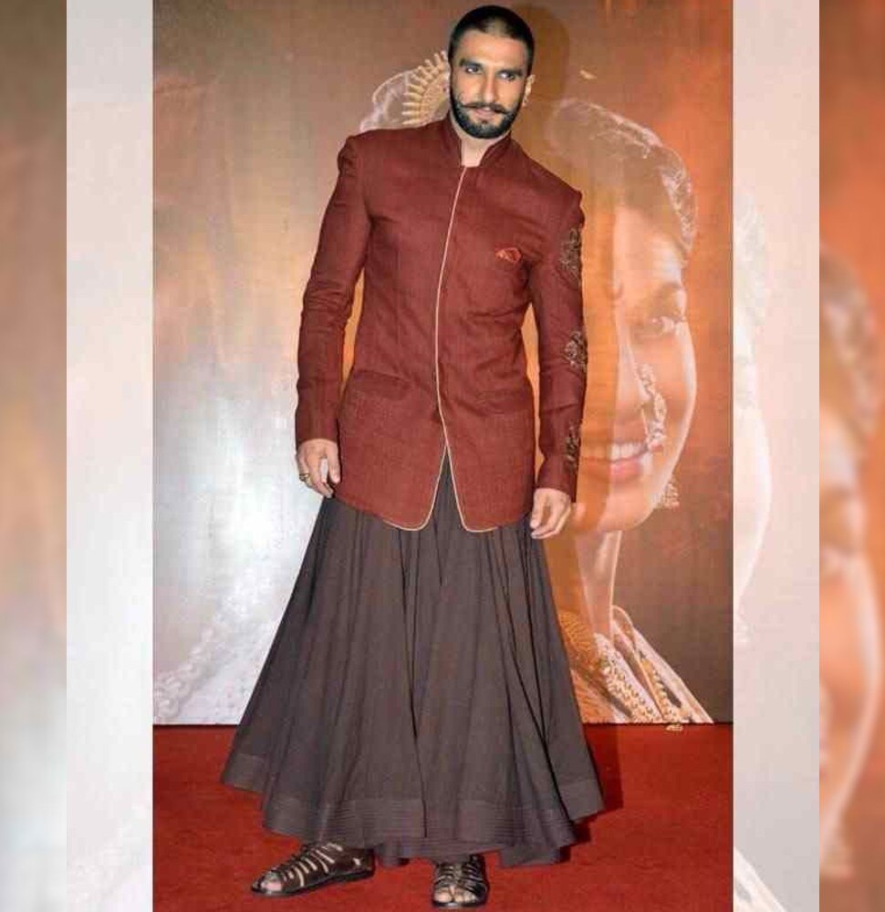 On Birthday Of Ranveer Singh Saw Unpredictable Pictures His Dress | B ...