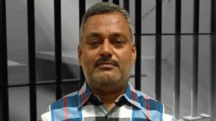 खुलासा: पुलिस अहलकारों के कत्ल के बाद लाशों को आग लगाने की ताक में था विकास दुबे