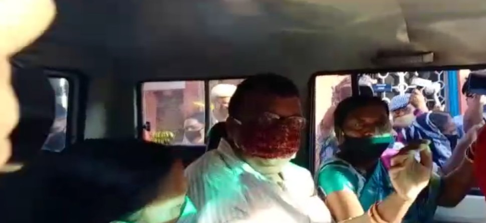 ଝାରପଡ଼ା ଜେଲରେ ରସିକିଆ ନିର୍ଦ୍ଦେଶକ ଝାରପଡ଼ା ଜେଲରେ ରସିକିଆ ନିର୍ଦ୍ଦେଶକ