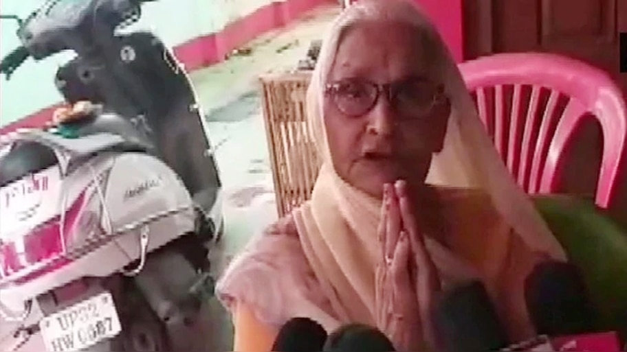 विकास दुबे की मां ने बेटे को देखने से किया इनकार, कहा 'मेरा उससे कोई तअल्लुक नहीं'