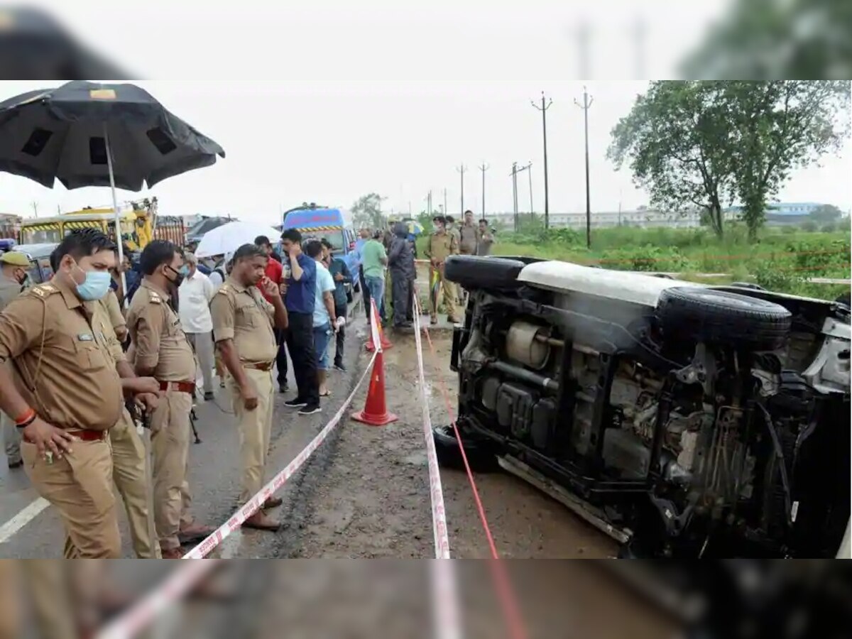 यूपी एसटीएफ की दुर्घटनाग्रस्त गाड़ी. 