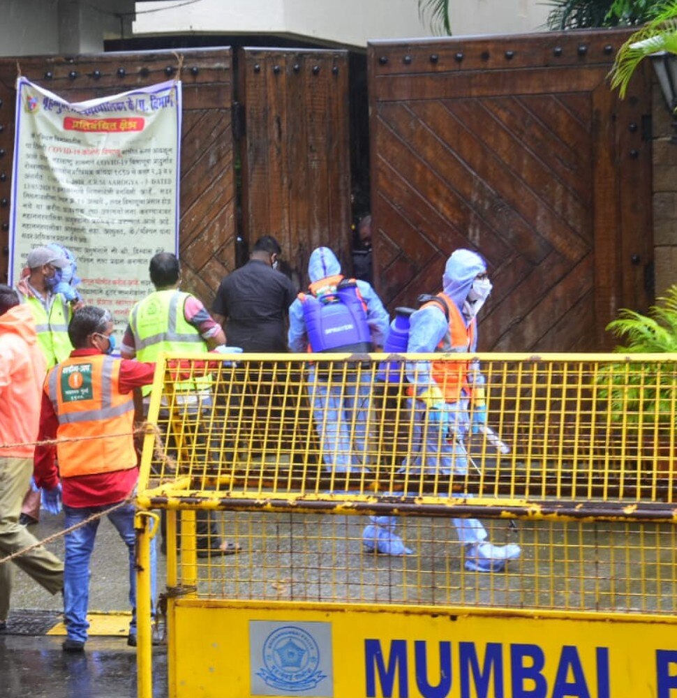 फैंस ने बच्चन परिवार के लिए मांगी दुआ Fans are praying for Amitabh Bachchan