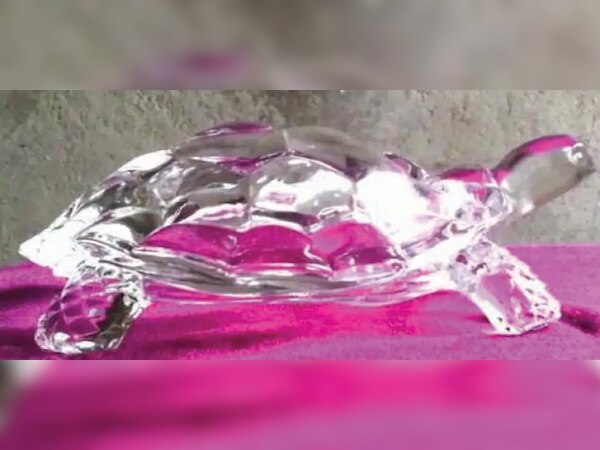 ଘରର ପୂର୍ବ ଦିଗରେ ରଖନ୍ତୁ କଇଁଛର ପ୍ରତିମୂର୍ତ୍ତି, ଜୀବନରେ ଆଣନ୍ତୁ ପରିବର୍ତ୍ତନ...