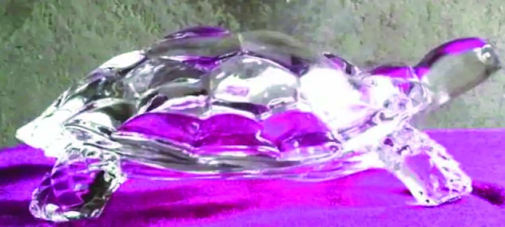 ଘରର ପୂର୍ବ ଦିଗରେ ରଖନ୍ତୁ କଇଁଛର ପ୍ରତିମୂର୍ତ୍ତି, ଜୀବନରେ ଆଣନ୍ତୁ ପରିବର୍ତ୍ତନ... ଘରର ପୂର୍ବ ଦିଗରେ ରଖନ୍ତୁ କଇଁଛର ପ୍ରତିମୂର୍ତ୍ତି, ଜୀବନରେ ଆଣନ୍ତୁ ପରିବର୍ତ୍ତନ...