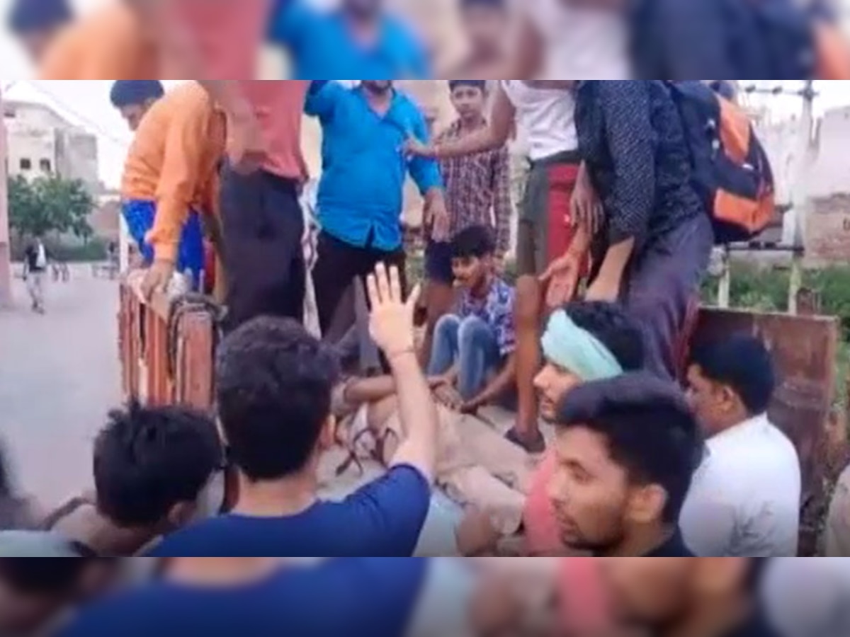 आगरा: खनन माफिया के गुर्गों को रोका तो पुलिस पर चढ़ा दिया ट्रैक्टर, सिपाही की हालत गंभीर