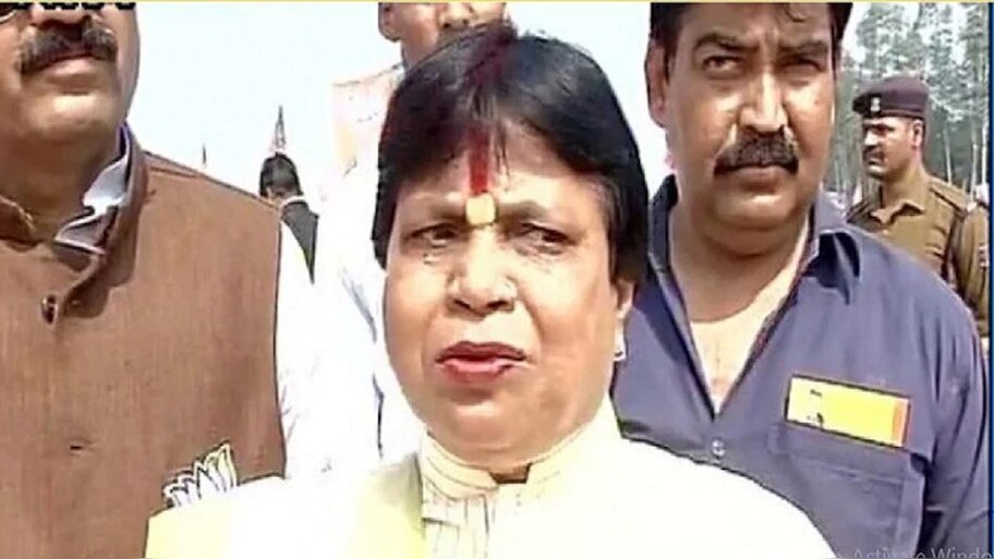 AMU हिजाब मामला: BJP की साबिक मेयर ने कहा- ऐसा पाकिस्तान में होता है वहीं जाओ