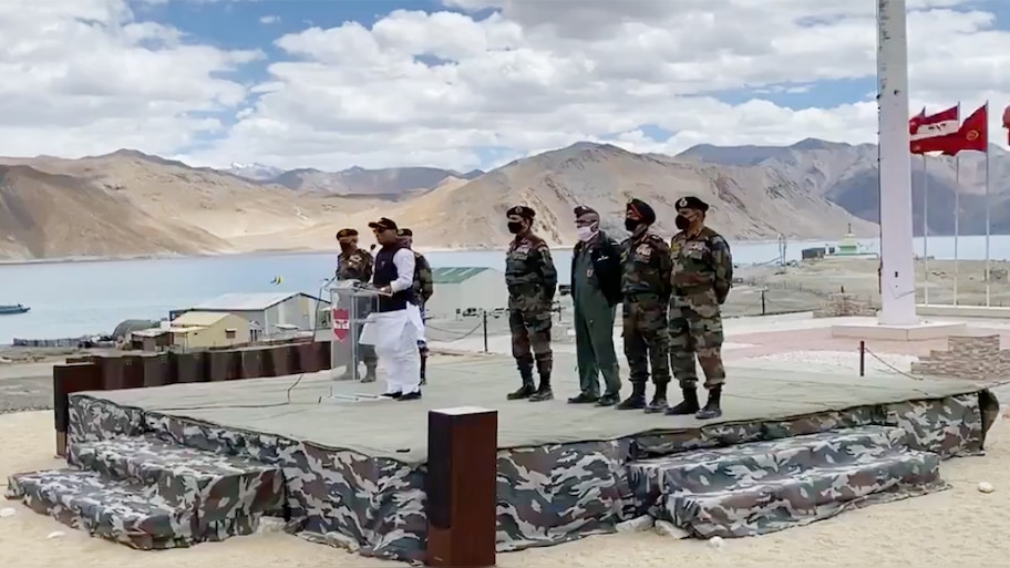 हिंदुस्तान की एक इंच ज़मीन को भी दुनिया की कोई ताकत छू नहीं सकती: राजनाथ सिंह
