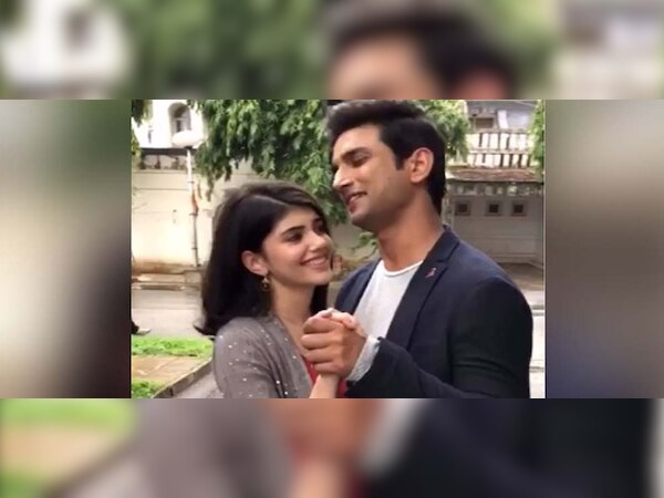 ସୁଶାନ୍ତଙ୍କ ସହ ଅଭୁଲା ସ୍ମୃତିକୁ ସେୟାର କଲେ ସଞ୍ଜନା