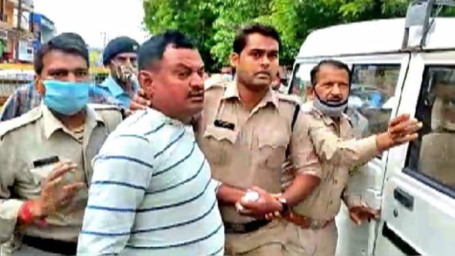 फेक नहीं था विकास दुबे एनकाउंटर, खुद की हिफाज़त में चलाईं गोलियां: UP पुलिस