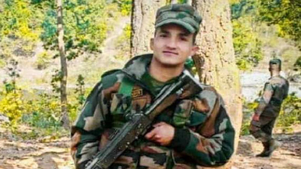 सरहद पर तैनात जवान ने वालिद से कहा था, नवंबर में आउंगा, लेकिन आज आई शहादत की खबर सरहद पर तैनात जवान ने वालिद से कहा था, नवंबर में आउंगा, लेकिन आज आई शहादत की खबर