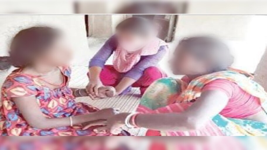 ଅନ୍ଧବିଶ୍ୱାସ: ଘୁଷୁରି ବିଷ୍ଠା ଖୁଆଇ ସ୍ୱାସ୍ଥ୍ୟ ଚିକିତ୍ସା