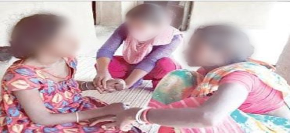 ଅନ୍ଧବିଶ୍ୱାସ: ଘୁଷୁରି ବିଷ୍ଠା ଖୁଆଇ ସ୍ୱାସ୍ଥ୍ୟ ଚିକିତ୍ସା ଅନ୍ଧବିଶ୍ୱାସ: ଘୁଷୁରି ବିଷ୍ଠା ଖୁଆଇ ସ୍ୱାସ୍ଥ୍ୟ ଚିକିତ୍ସା