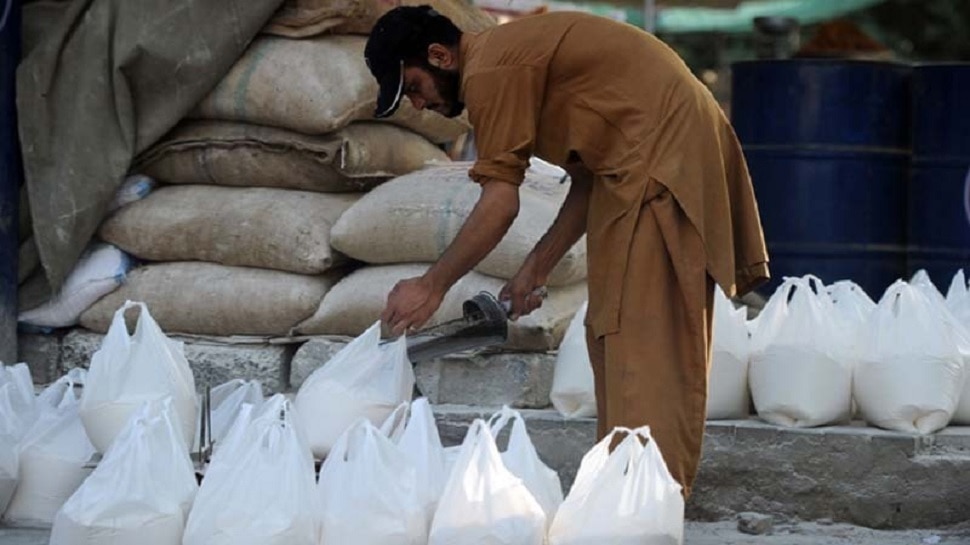 पाकिस्तान में 10 किलो आटा की कीमत 1250 रुपए पहुंची- The price of 10 kg flour reached Rs 1250 in Pakistan