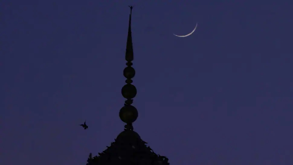 हिंदुस्तान में 1 अगस्त को मनाई जाएगी ईद-उल-अज़हा, मरकज़ी चांद कमेटी ने किया ऐलान हिंदुस्तान में 1 अगस्त को मनाई जाएगी ईद-उल-अज़हा, मरकज़ी चांद कमेटी ने किया ऐलान