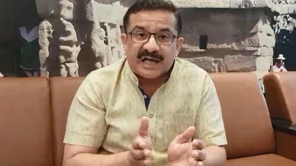 बकरीद पर कुर्बानी में पैसा खर्च करने की बजाए पीएम केयर फंड में दें दान: वसीम रिज़वी बकरीद पर कुर्बानी में पैसा खर्च करने की बजाए पीएम केयर फंड में दें दान: वसीम रिज़वी