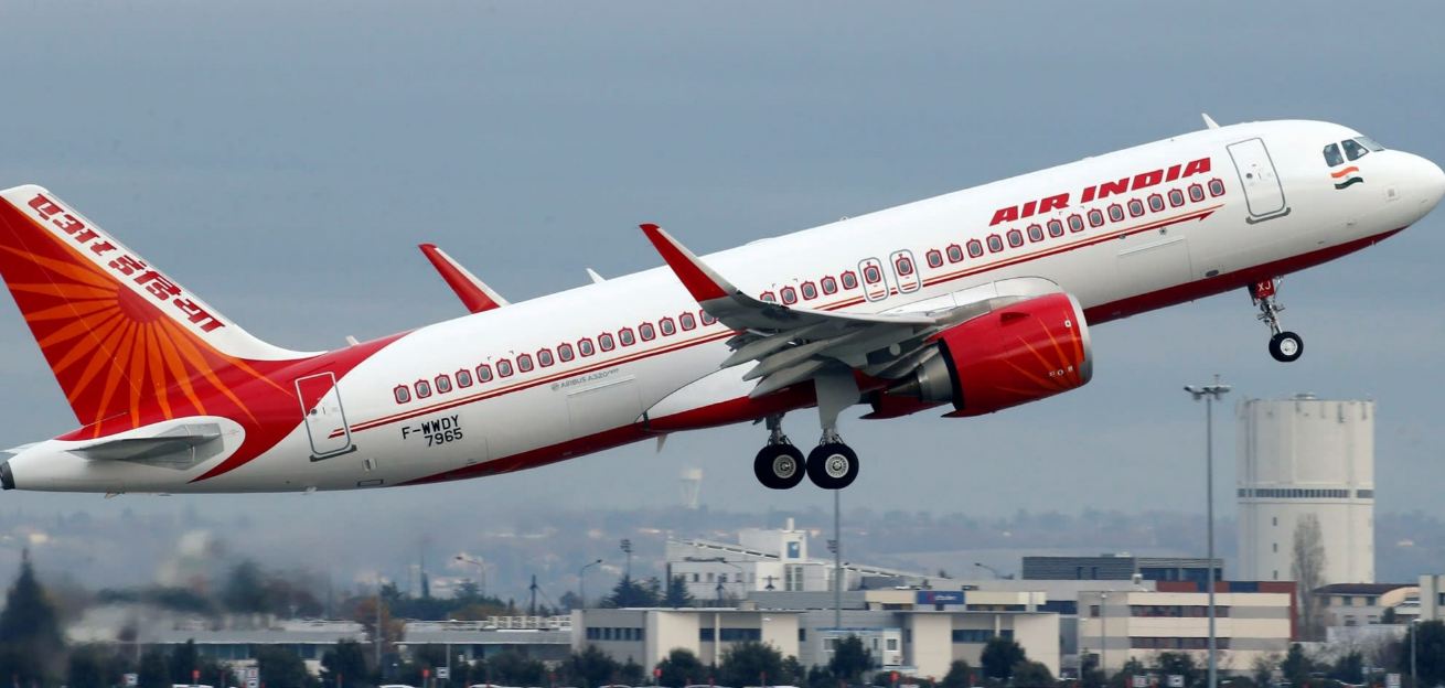 आर्थिक संकट से जूझ रही एयर इंडिया में कर्मियों के लिए खुशखबरी, यहां जानिए