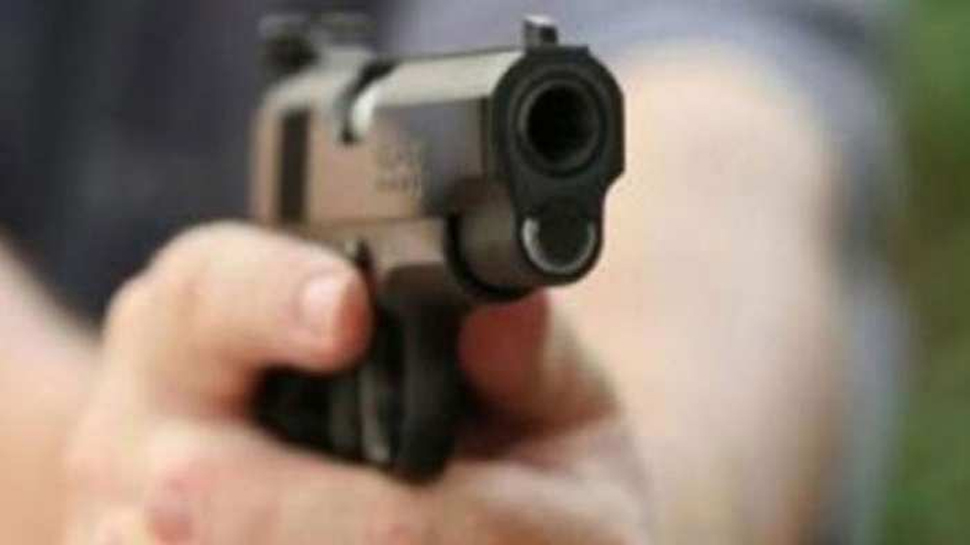 लखीमपुर खीरी: बदमाशों ने बजरंग दल के लीडर को सरेराह मारी गोली लखीमपुर खीरी: बदमाशों ने बजरंग दल के लीडर को सरेराह मारी गोली