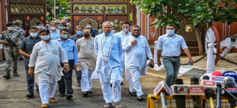 ସଚିନ ହେଲେ 'ଆଉଟ୍', ତ କଂଗ୍ରେସ ପାଇଁ ବ୍ୟାଟିଂ କରିବାକୁ ମୈଦାନକୁ ଓହ୍ଲାଇଲେ ବୈଭବ ସଚିନ ହେଲେ 'ଆଉଟ୍', ତ କଂଗ୍ରେସ ପାଇଁ ବ୍ୟାଟିଂ କରିବାକୁ ମୈଦାନକୁ ଓହ୍ଲାଇଲେ ବୈଭବ