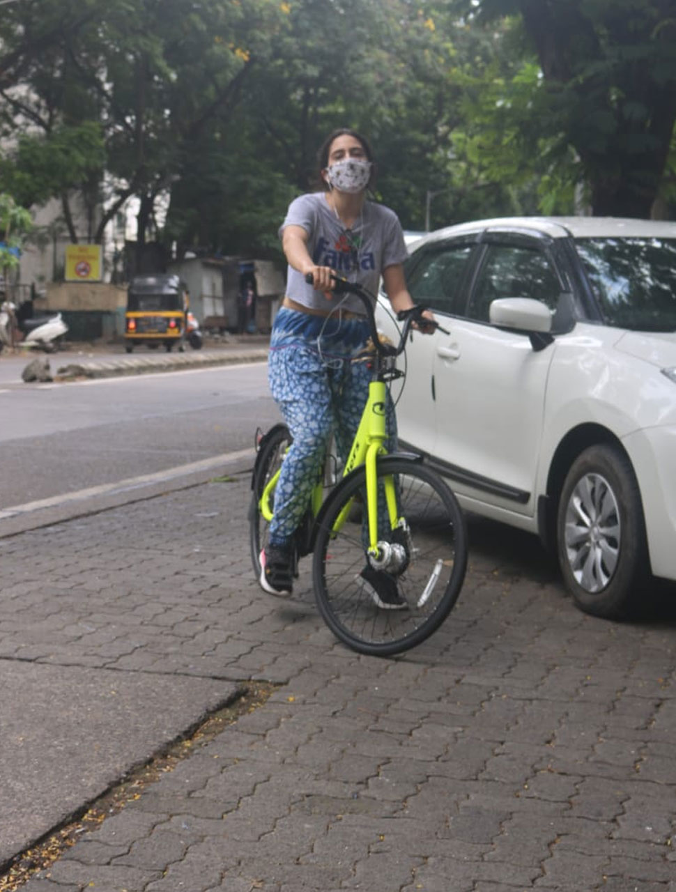 Sara Ali Khan Cycling On Mumbai Streets See Photo