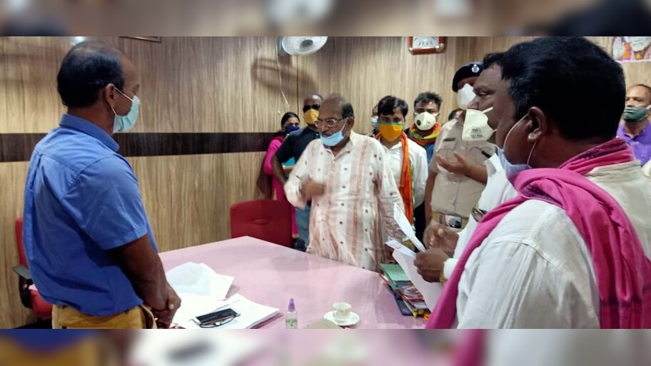ବିଧାୟକ ଓ ପୋଲିସ ଠେଲାପେଲା ଧସ୍ତାଧସ୍ତି