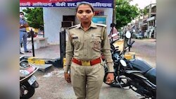 मास्क ना पहनने पर महिला सिपाही ने लगाई दारोगा को फटकार, IPS ने जमकर की तारीफ 