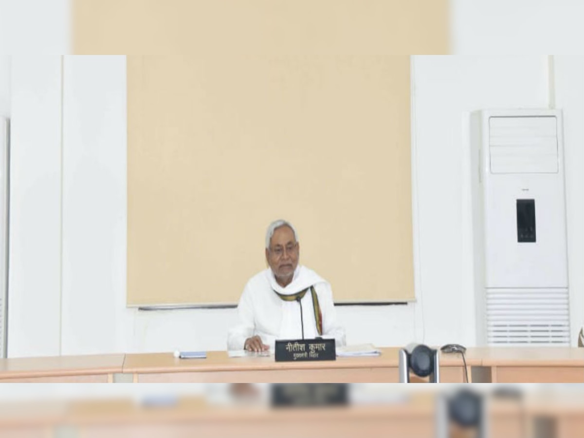 समीक्षा बैठक के दौरान नीतीश कुमार कई अहम निर्देश दिए हैं. (फाइल फोटो)