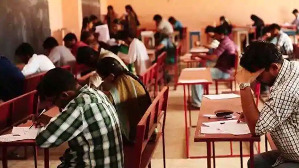 UGC का SC में जवाब, कहा- 'परीक्षाओं का मकसद छात्रों का भविष्य संभालना'