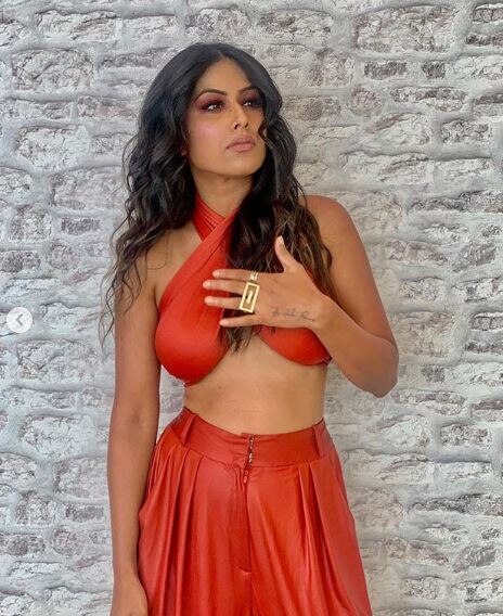 सोशल मीडिया पर तहलका nia sharma latest photos
