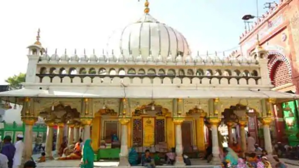 पांच अगस्त से आम लोगों के लिए खुलेगी हज़रत निज़ामुद्दीन औलिया की दरगाह पांच अगस्त से आम लोगों के लिए खुलेगी हज़रत निज़ामुद्दीन औलिया की दरगाह